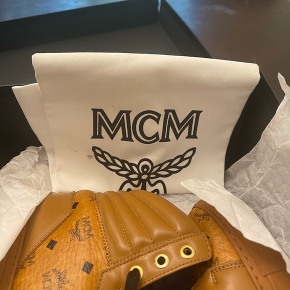 Authentic MCM mid top sneakers - Picture 3 of 6